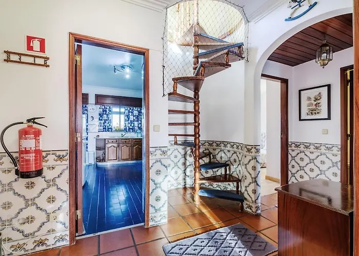 3 Brd Retreat Apartment *